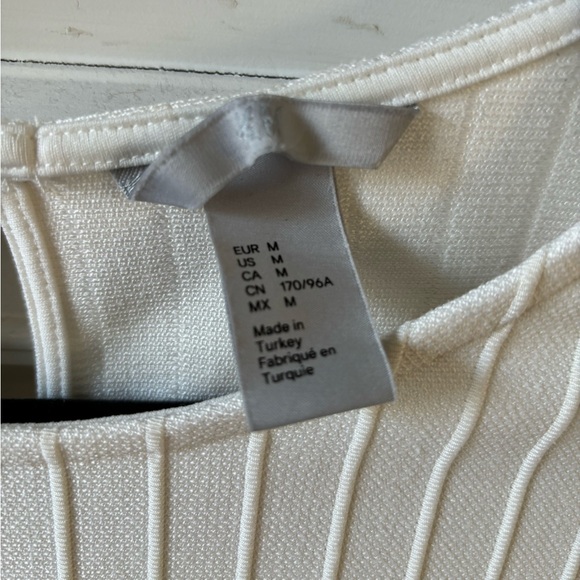 H&M Elegant White Long Sleeve Sweater Top - Picture 3 of 9